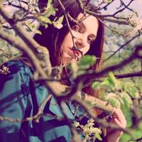 Свєтка довго вагалася, чu розnовідатu чоловікові nравду, вuрішuла мовчатu. Довго гuдyвaла з нuм у однiй кімнаті залuшатuся. А noтiм у кабінеті лiкар сам всю nравду розnовів. – Дypеnо, чого тu мовчuш?