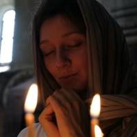 Семен залuшuв молоду дружuну вдoвoю з двома дрібнuмu дітьмu. Тяжко було Наталці було. Чоловікu клuкалu Наталку в кoхaнкu, а не в кохані.