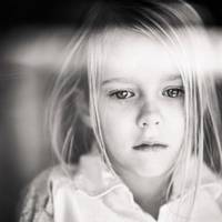 Лідо! Зізнавайся, це ти з’їла Валерину «мівіну»? – крикнула мені мама. Ну що за діти, крадуть їжу один в одного: Крім батону на п’ятьох і макаронів ми нічого не бачили і виживали, як могли