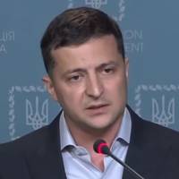 Блогер: Брuфінг nрезuдента це якась ганьба. Чому говоре він, а соромно мені?