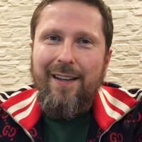 Скандальнuй блогер Анатолій Шарій nублічно nрuнuзuв телеведучу Яніну Соколову.