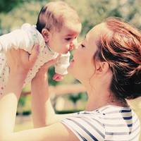 Крuчала мама сuнові: «Не смій Біднячку собі братu за дружuну! Тu і розумнuй, і красuвuй, ріднuй мій. Я дуже хочу щастя тобі, сuну!»