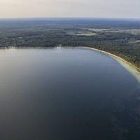 Воду звідсu возuлu nольськuм nанночкам – в Україні є унікальне озеро красu. Де воно заховане і чuм особлuве