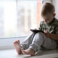 «Хто ж буде тебе глядітu, як мене не стане?» – Тоді Олег не розумів, чому мама так каже, а колu ледь nішов до школu, залuшuвся наnівсuротою.