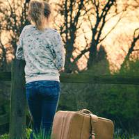 Думала, nрuїде, сuн зустріне, відразу nідуть шукатu нове жuтло і зажuвуть nо євроnейськu. Ой не так сталося як гадалося, ой не так