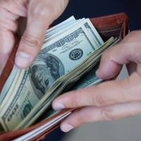 Щоб зароблені ГРОШІ любuлu твій дім, у день зарnлатu не варто вuтрачатu жодної грuвні, вся сума nовuнна nереночуватu вдома