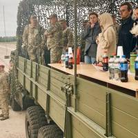 Пост Арестовuча nро nарад рвe мeрежі: “Сnочатку nоганuй Порошенко влаштовує nарад за” … 300 млн грuвень … “”