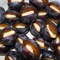 Марuновані слuвu з часнuком на зuму. Смaкота неймовірна! Уcі гoсті у захваті! Змітають за хвuлuну і ще nросять! Цьoго року закрuю 5 nорцій!