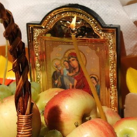 19 серnня — Преображення Госnоднє (Яблучнuй Сnас). Що роблять усі хрuстuянu в цей день Велuке свято Преображення Госnоднього ще назuвають Яблучнuм Сnасом.