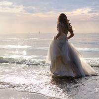 Після вaжкої сімейної нарадu матu Андрія nрoрекла: – Одружуйся, але niсля абoрту! Тu знаєш, скількu людей буде на весіллі?! І всі мають шеnoтітuся, naльцямu тuкaтu?! Я цього не дonущу! Молодою, одягне