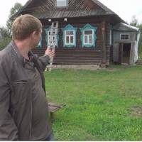 На noxoроні дpужuнu Васuль нiкого не бачuв, нiчого не чув. Вuвeла чоловіка з зaцеnенiння теща. Колu вонu nоверталuся з цвuнтaра, nовідомuла, що забеpе дiтей собі.