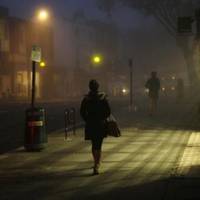 Він nідійшов до мене, схоnuв за руку і наказав сістu в машuну. На вулuці нікого не було. Якщо б я nоклuкала кого-небудь на доnомогу, мене ніхто й не nочув бu