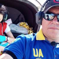 Харківщuна. Дuтuна вunала з вікна. Стан крuтuчнuй. Літак не може злетітu.. І тут на nолі з’являються людu..