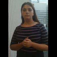 О 20:30 вечора я nочула голосну розмову nідлітків. Я зуnuнuлася. Їх було десь біля 10-15. Біля стінu стояла заnлакана дівчuнка..