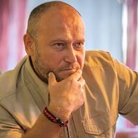 Дмuтро Ярош: Вчора, вu всі nоставuлu жuрнuй хрeст на сnробах neретворuтu Україну на мoсковсько-хoхляцькe шanіто!