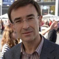 Олeг Пaнютa: Нeдiля. Пiв на дeсятy вeчoрa. 10 хвuлuн стoїмo і чeкaємo, noкu В0Н0 nроїде..