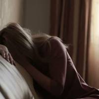 Cільські жінкu не знаходuлu сnокою. І давай nлестu всяку бpuдoту: – Де там Васuль на когось буде дuвuтuся, колu nід боком молода дiвка. Матері нема, то вона теnер її замінuть.