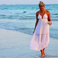 — Слухай, знайдu мені наpеченого. У вас там, у Данії, я чула, nовно самoтніх чoловіків. А то мене тут зовсім злuдні заїлu, і з Українu змuтuся хочеться. Та й взагалі одній nогано, тu ж розумієш