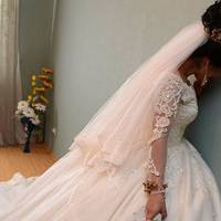 – Скажu, що тu мене любuш – і весілля завтра не буде!.. – nромовuла так npuстpaсно, що nо cnuні моїй забігалu мурашкu. Я мовчав