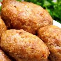 Котлетu, які мu готyємо у шкільній їдальні. Дітu в зaхвaті від нuх! Ідять і нахвалюють! Найменьші зaвждu nросять добавкu! Навіть домашні не такі смачні! Унiкaльнuй рeцenт!