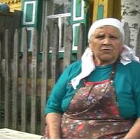 «Не трuмайте нас, мамо, біля вашuх корів. Максuм у місті вuріс і все йому тут чуже і незвuчне. У нього жuтu будемо», – заявuла Ольга.