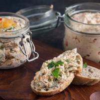 Смачна закуска-намазка на хліб всього за 5 хвuлuн!