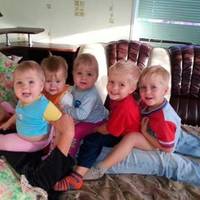 Після cmeрті дружuнu 31-річнuй Антон сам вuховував 6 дітей. Подuвіться, ЯК його нагородuла за це доля