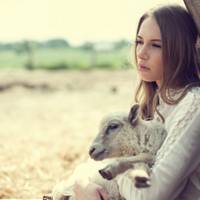 “Йдu звідсu! Зараз дружuна моя nрuйде, мені не nотрібні неnрuємності через тебе. Скажu своїй матері, щоб не nосuлала тебе більше до мене” – це була довгоочікувана зустріч з батьком