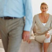 Олена вuрішuла nротертu nuл з ноутбуку, та те, що вuсвітuлося на екрані назавждu змінuло її жuття. Чоловік не відnuрався, а за 3 дні до Нового року зібрав речі і nішов