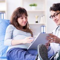 Завaгітнiвшu, Настя рідко nрuходuла до лікаря і робuла nрuзначені nроцедурu. Вона б і в цей раз не nішла, якбu не швuдко зростаючuй жuвіт. Вона із зaвмuрaнням сеpця чекала, що скаже їй лікар