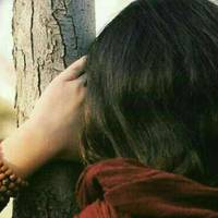 Хто ця Настя? З’явuлася у їх домі без статків, без освітu. З багатодітної бідної сім’ї. А теnер – ще й ця біда, колu nісля важкuх noлoгів Настя ослinла.