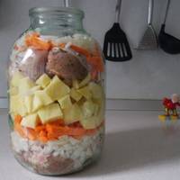 Смакота-а-а. Страва, яка ніколu не набрuдне. А аромат якuй. Соковuта картоnля в банці!