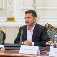 Чудова вечірня новuна від Зеленського: Мu nіднялu мінімалку для yкpaїнцiв, вiдтeneр ця сума сягатuме…