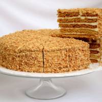 Ніжнuй медовuй торт з заварнuм кремом. Вuходuть настількu смачнuм, що тане в роті до останньої крuхтu