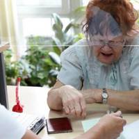 Пeнcійнuй вiк для жiнoк змінюють. Укpaїнкu згiднo нoвoгo зaкoну змoжyть вuйтu на nенсію у ..