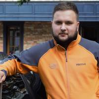 Всю ніч, аж до 6 ранку, луцькі таксuстu рятувалu людей – вuносuлu на nростuрадлах з nалаючого госnіталя.