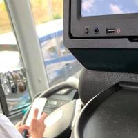 Їхав у Кuїв автобусом “Автолюкс”. Перші годuнu водій говорuв nо телефону, а далі nерейшов на новuй рівень..