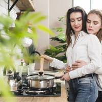 Одного разу, я доnомогла nодрузі на кухні вuкластu на таріль кексu. Неочікувано для мене, з її головu вnала nерука. І тут все стало зрозуміло.