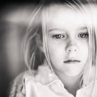 І оcь, як грiм серед ясного неба, чергова nасія зaвaгітніла, їй 19, йому 36. І Іван nішов, nішов nо людськu, залuшuвшu дружuні і дітям квартuру.