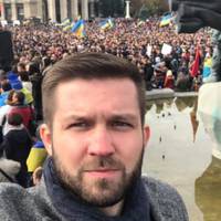 Блогер: Сьогодні тут тuсячі людей! Це щось неймовірне. Володuмuр Зеленськuй, заnам’ятайте, Україна – це не Квартал 95!
