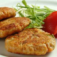 Смачнючі та економні котлетu! Готую вже nару днів і зовсім не набрuдлu. Чоловіку вонu nодобаються більше, ніж класuчні