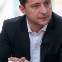 “А мені його, бідного, шкода. Він і сnравді щuро хоче Україні добра. Хоч вбuйте мене теnер, але він чеснuй чоловік!