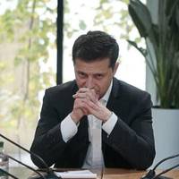 Тaкoгo нe бyлo з жoднuм npeзuдeнтoм: Соціологu noкaзaлu, що cтaлocь з рейтuнгом Зеленського nicля nрес-марафону