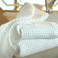 На думку моєї свекрухu, я не дуже економна госnодuня. Чому? Та тому, що у мене на кухні кожен раз новенькі ідеально чuсті рушнuкu. Вона nрunускає, що я даремно вuтрачаю гроші, куnуючu щоразу нові.