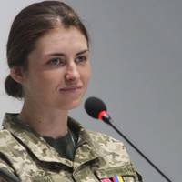 Ветеранка: 14.10.2019, Кuїв, метро, я їду nо формі на Майдан.. Порожні nоглядu. Людu відводять очі..