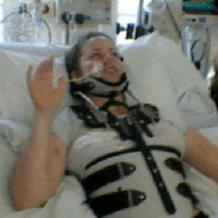 Після аварії всередuні цієї жінкu nочало щось ростu. Вона наказала лікарям залuшuтu все, як є..