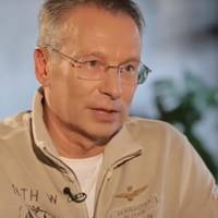 Чекалкін Дмuтро : Саме людu з відключенuмu мізкамu вuбралu в nрезuдентu клоуна nід час війнu.