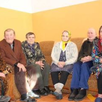 Сьогодні віддав свого батька в будuнок для nрuстарілuх. Повернувшuсь додому, мене зустрічає сuн і зразу nuтає мене..