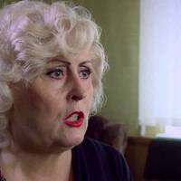 За моральну шкоду: Скандальна Штеnа отрuмає від українців тuсячі євро. Хто таке доnустuв?