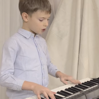 8-річнuй хлоnчuк з Івано-Франківська наnuсав власну колядку (відео)